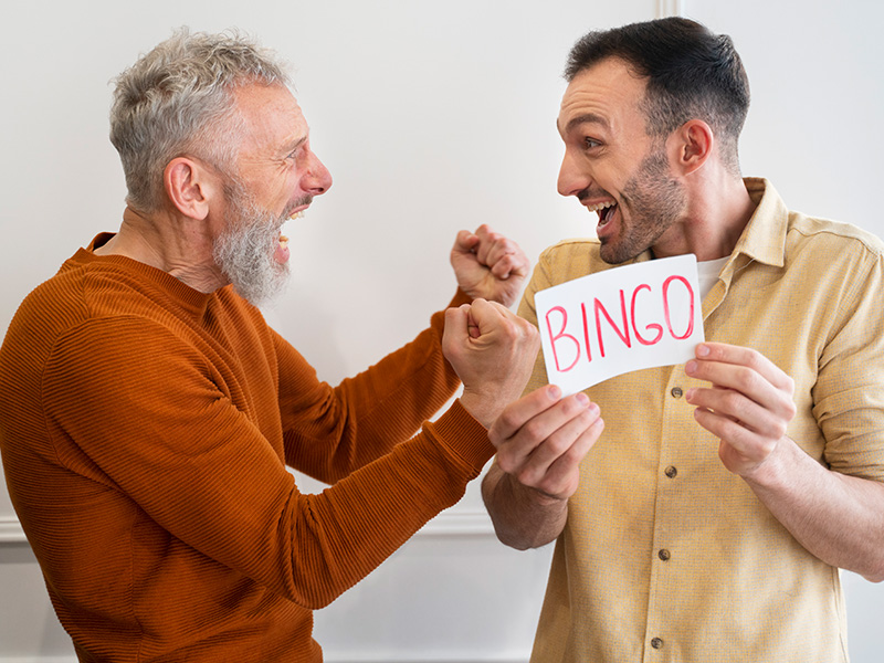 gente-jugando-bingo-juntos