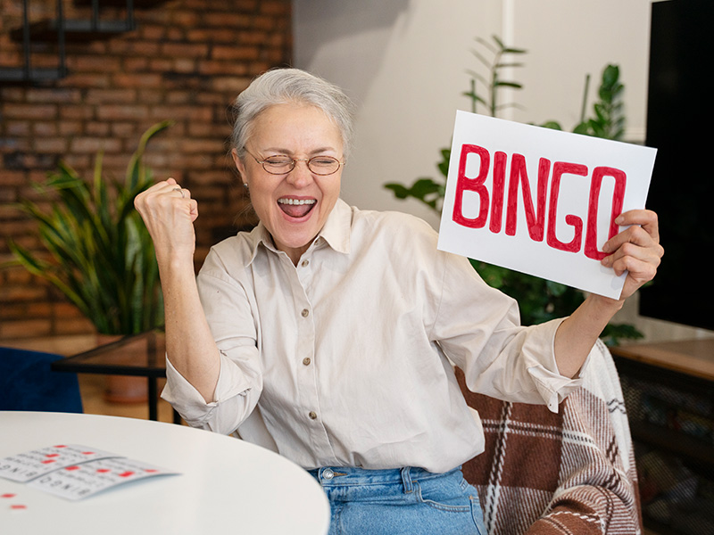 mujer-apasionada-por-jugar-bingo